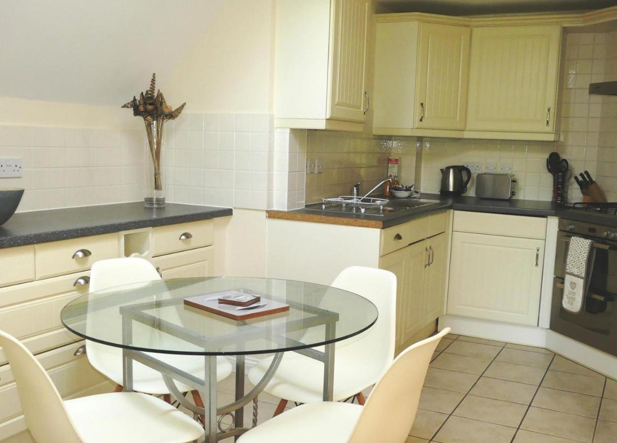 Basingstoke Apartments - Westlands House, City Centre, Home-From-Home Exteriör bild