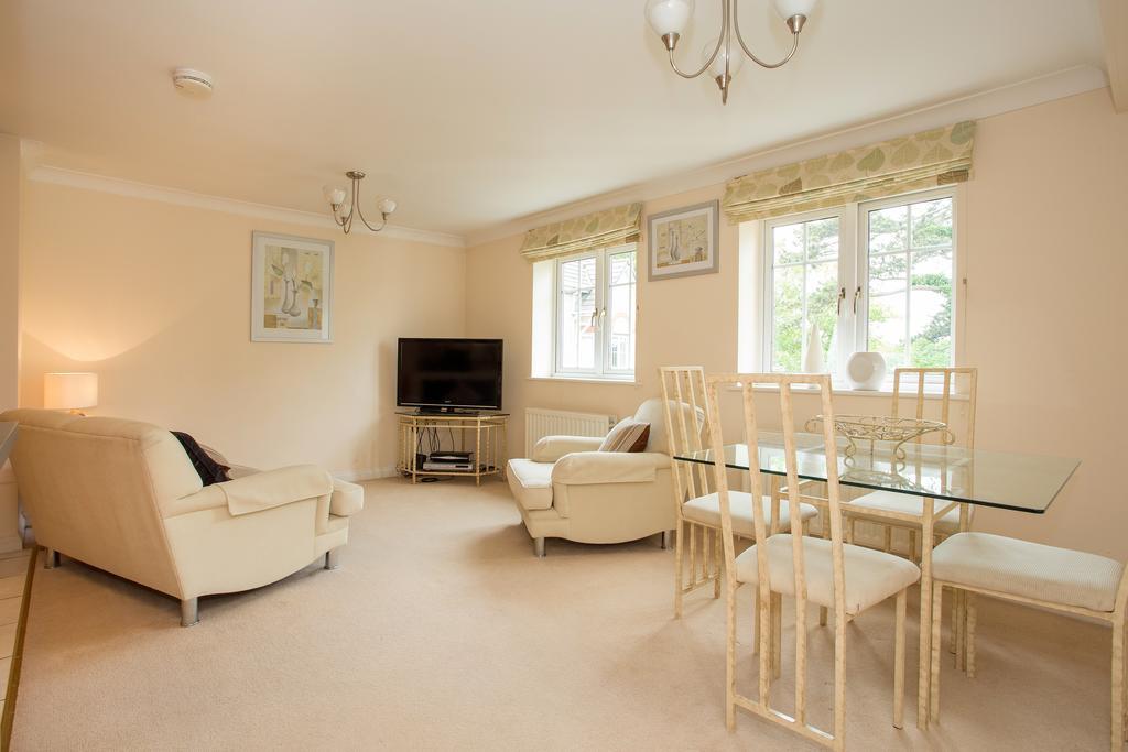 Basingstoke Apartments - Westlands House, City Centre, Home-From-Home Exteriör bild