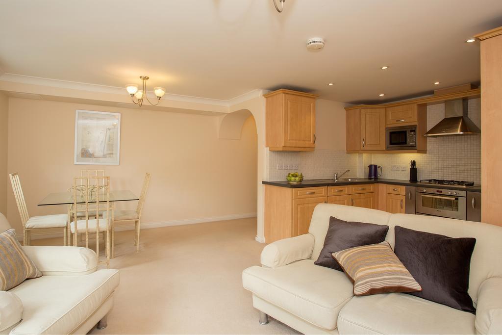 Basingstoke Apartments - Westlands House, City Centre, Home-From-Home Exteriör bild