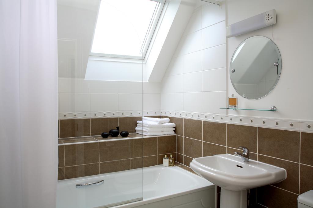 Basingstoke Apartments - Westlands House, City Centre, Home-From-Home Exteriör bild